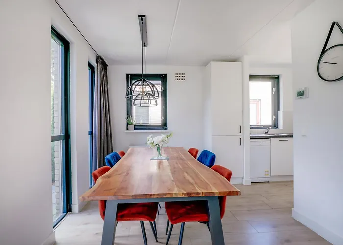 6 - Persoons Area 18